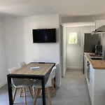 Marina Di Fiori By Intendance Excellency Порто-Веккьо